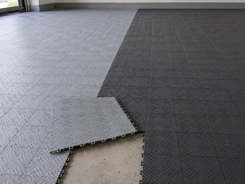 Interlocking garage floor tiles